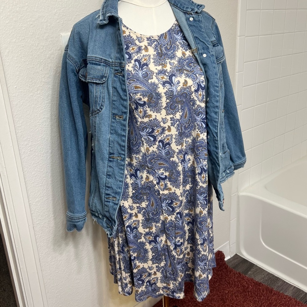 H&M patterned dress blue white paisley floral country western shirt spring